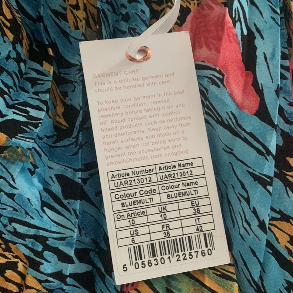 Forever Unique (ModCloth), US size 6, side zipper, blue floral halter maxi - Picture 4 of 4